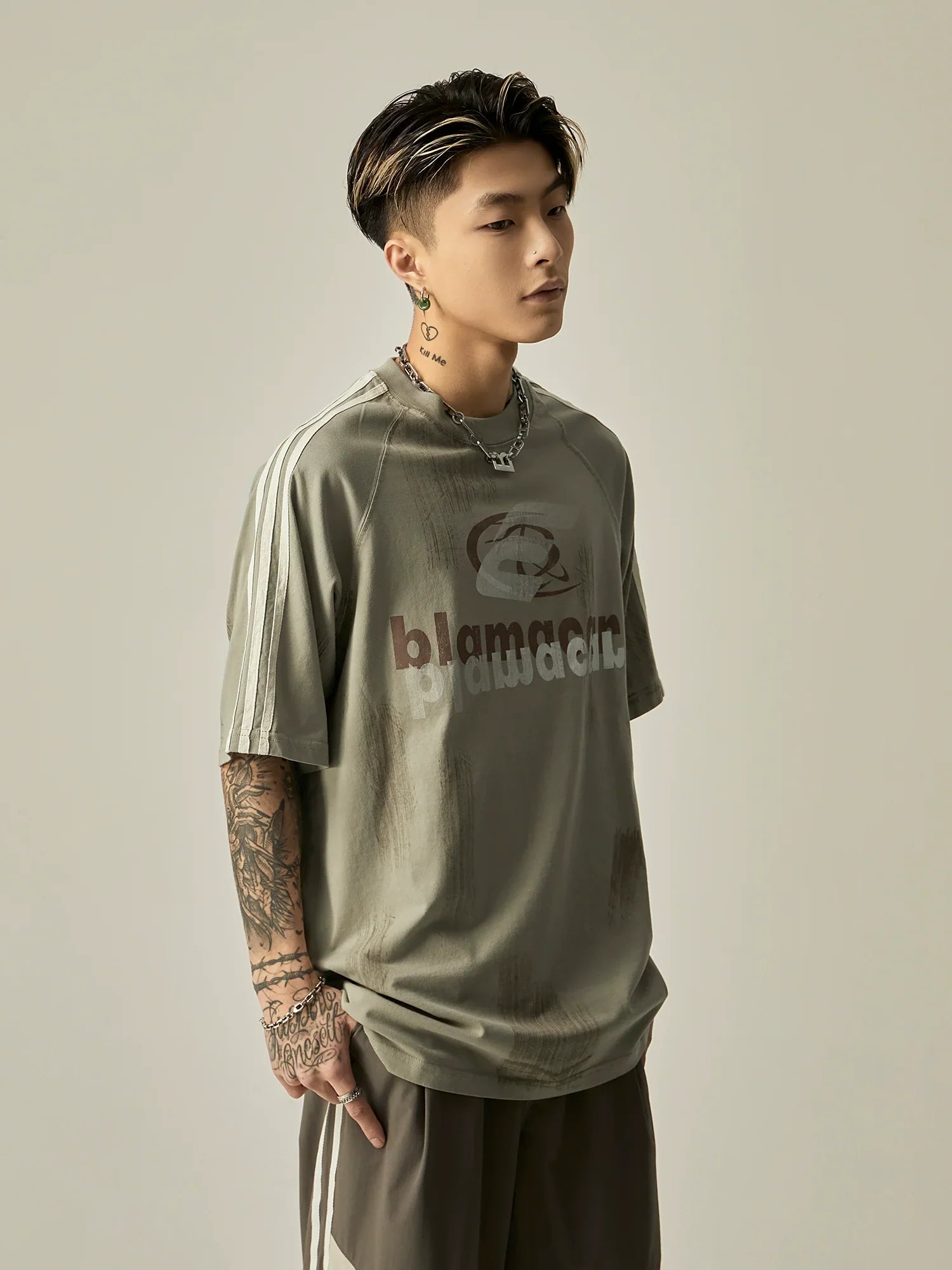 Blamacal Triple Stripe Oversized Logo Tee sneakershuborg