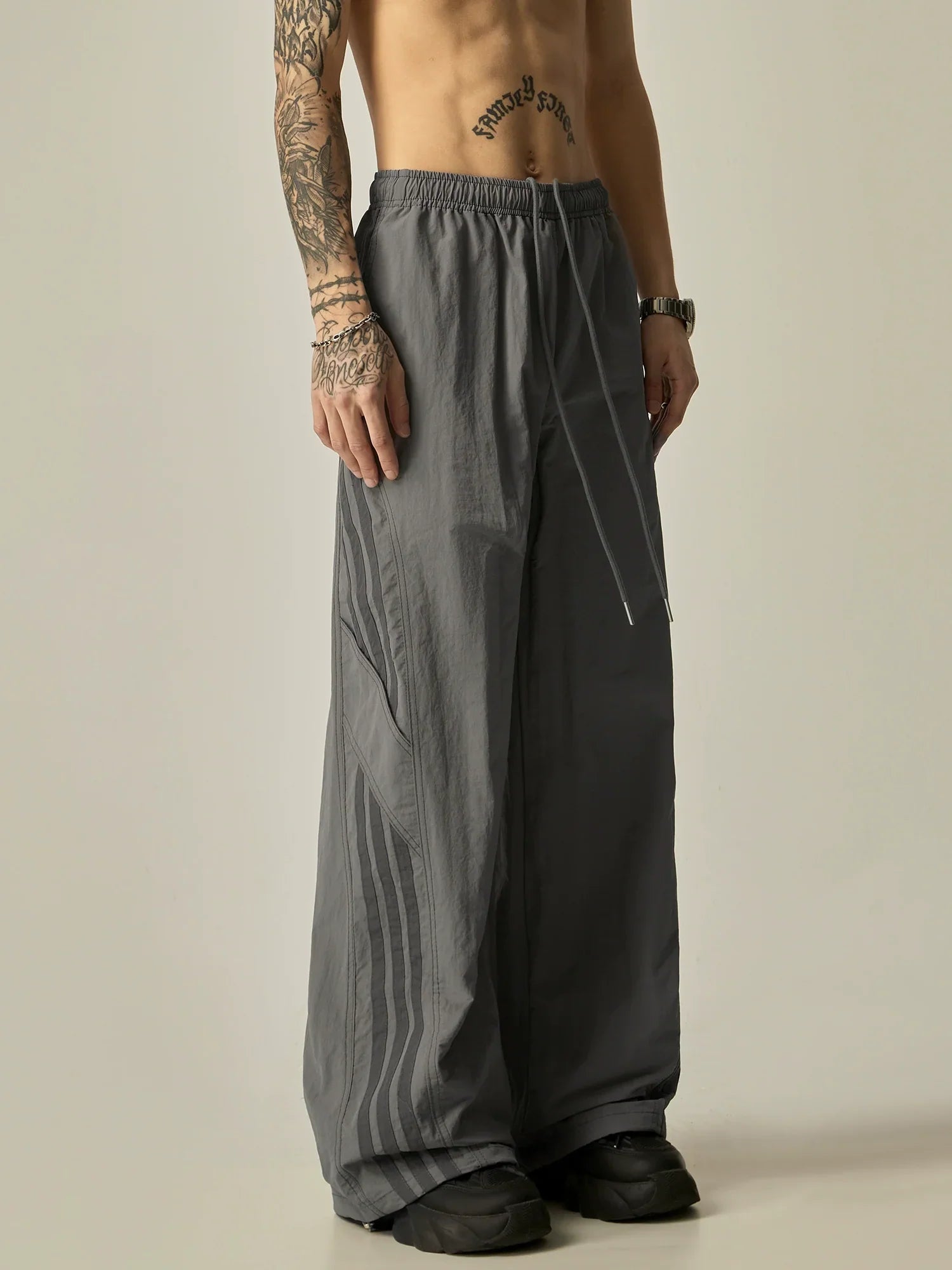 Wide-Leg Athletic Stripe Pants sneakershuborg