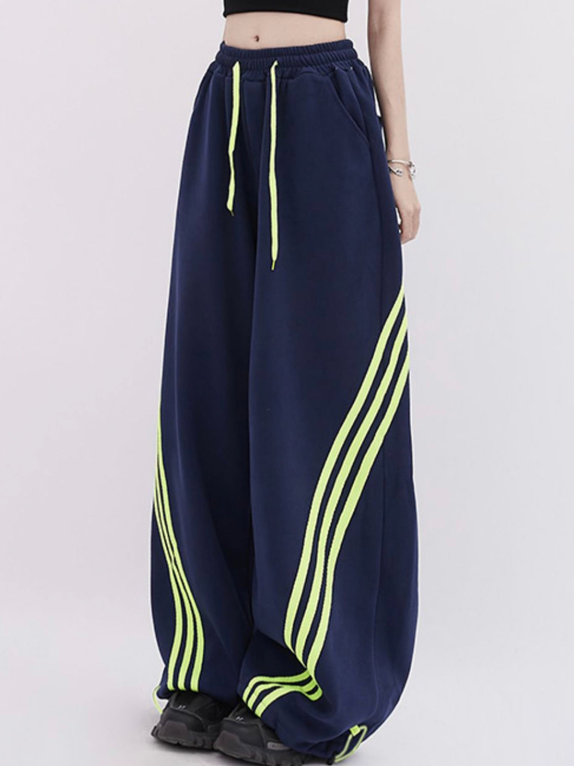 3 Stripes Design Sports Wide Pants - sneakershuborg