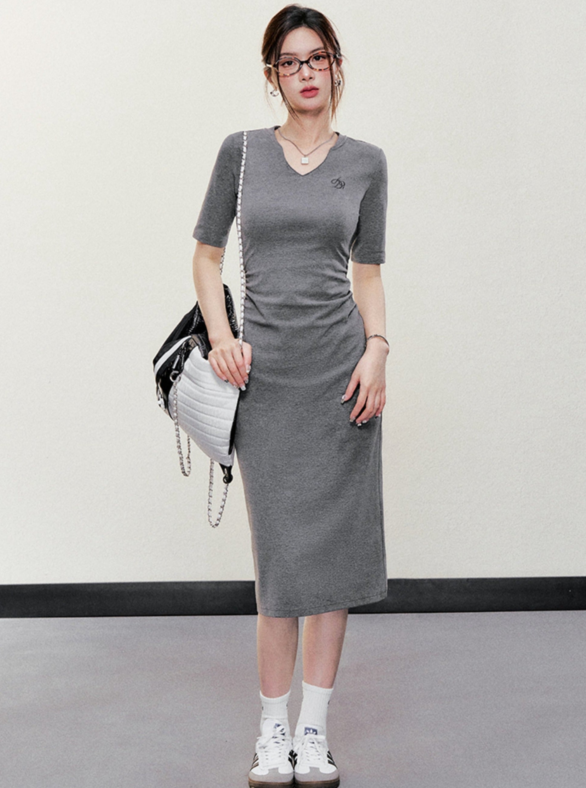 Sleek V-Neck Midi Dress: Figure-Hugging Bodycon with Elbow-Length Sleeves in Heather Gray and Black sneakershuborg