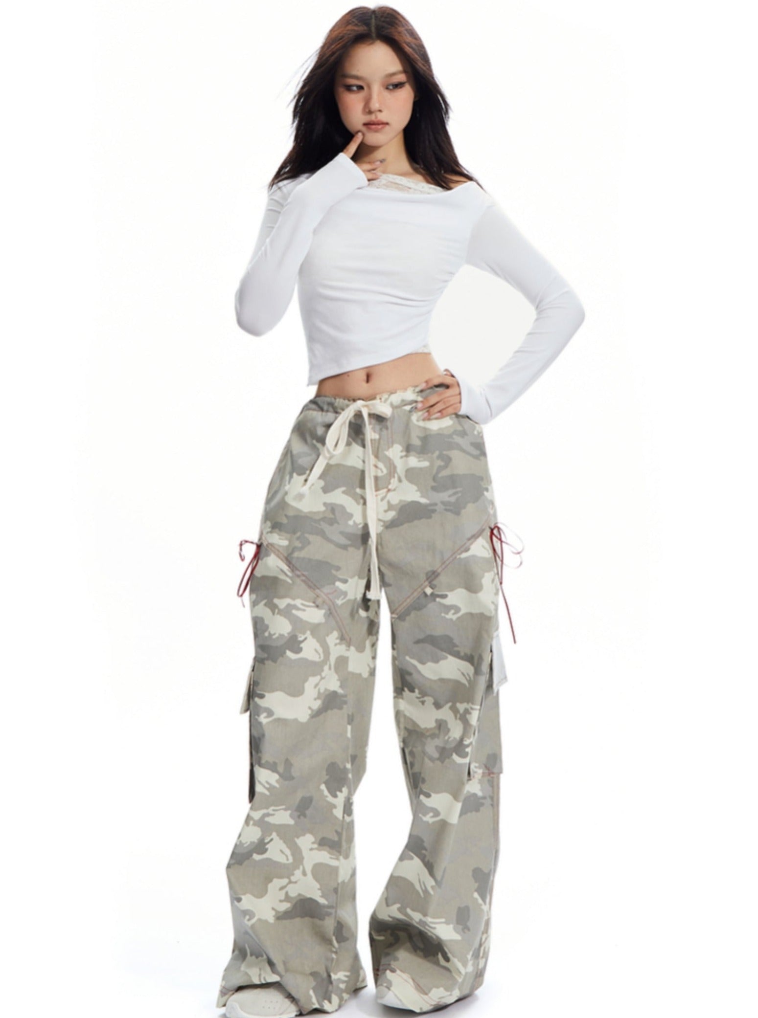 Wide-Leg Camouflage Cargo Pants sneakershuborg