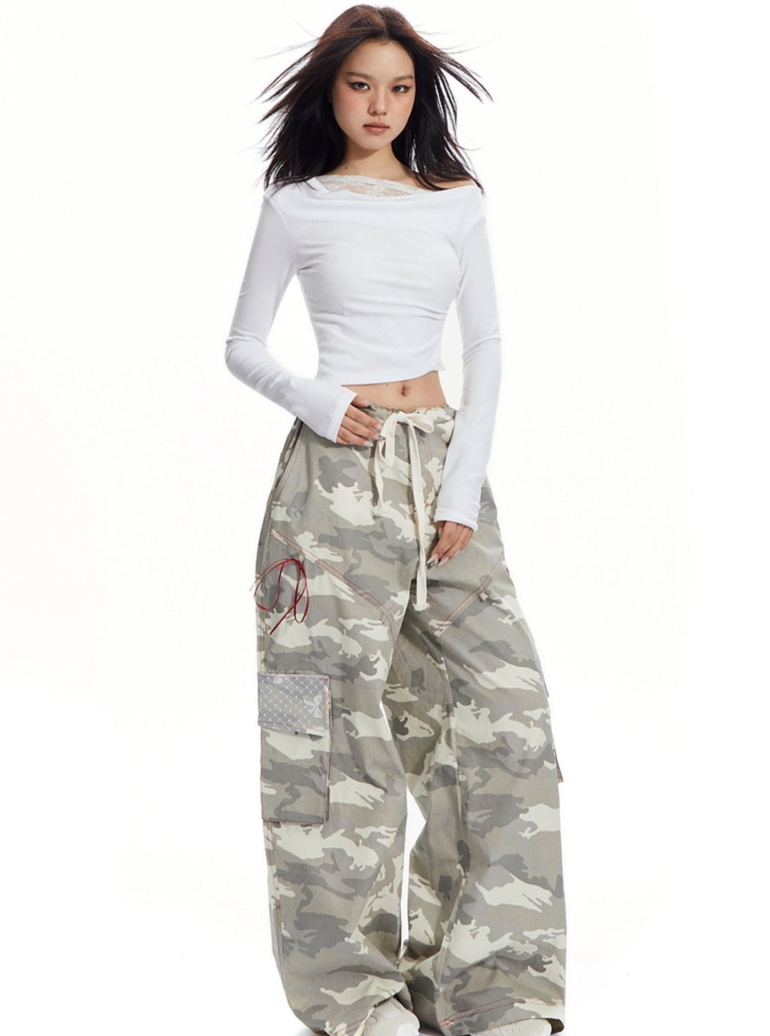 Wide-Leg Camouflage Cargo Pants sneakershuborg