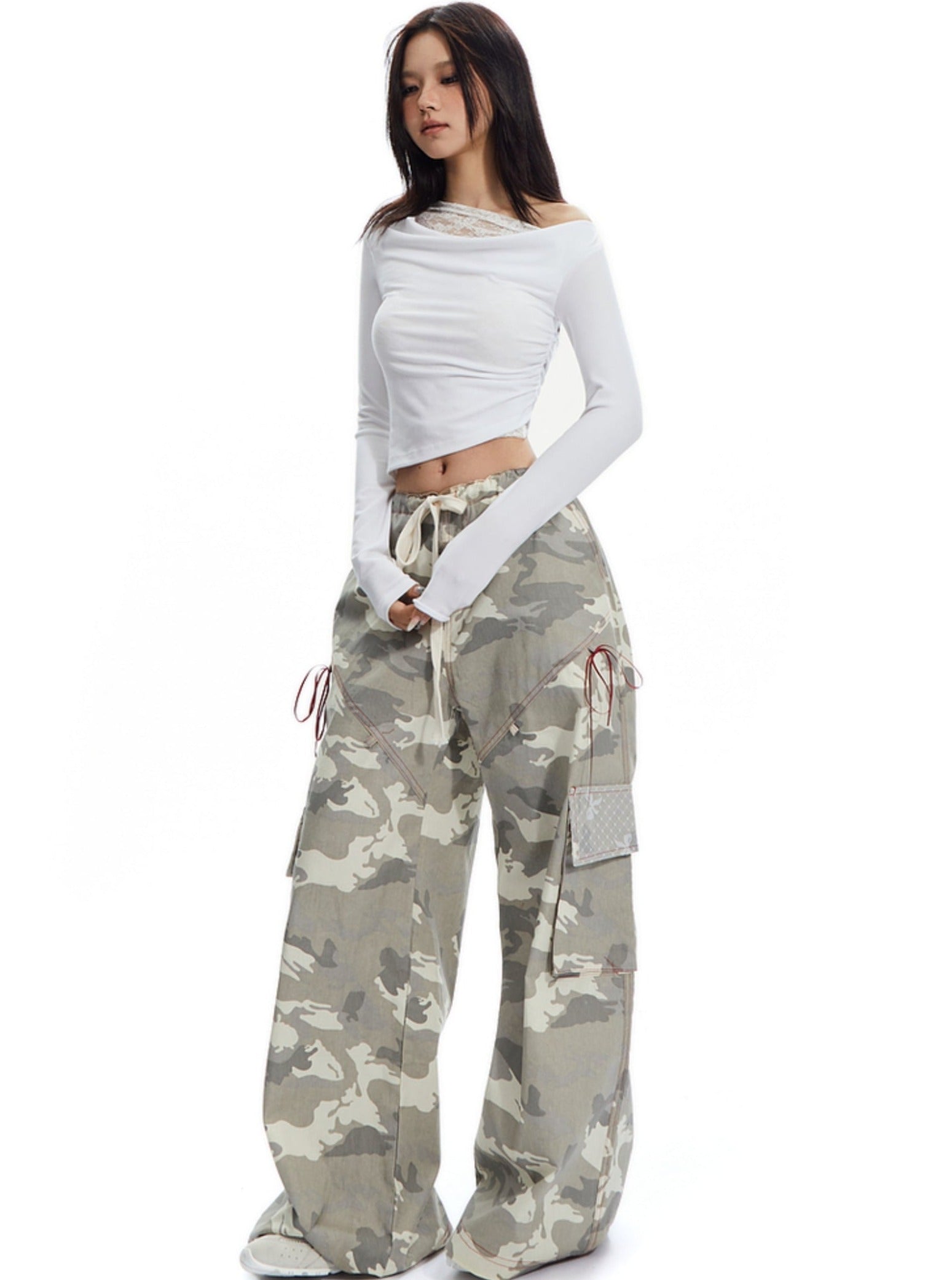 Wide-Leg Camouflage Cargo Pants sneakershuborg