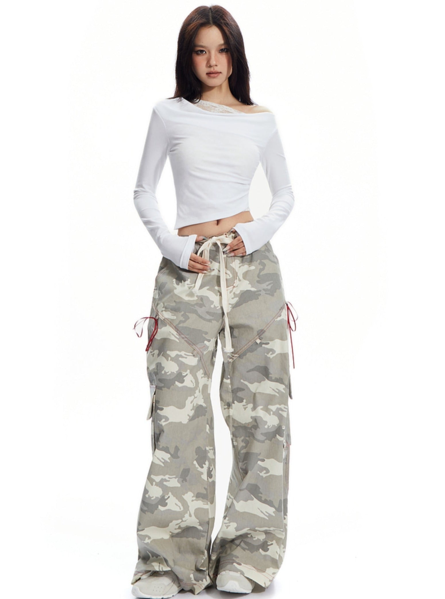 Wide-Leg Camouflage Cargo Pants sneakershuborg