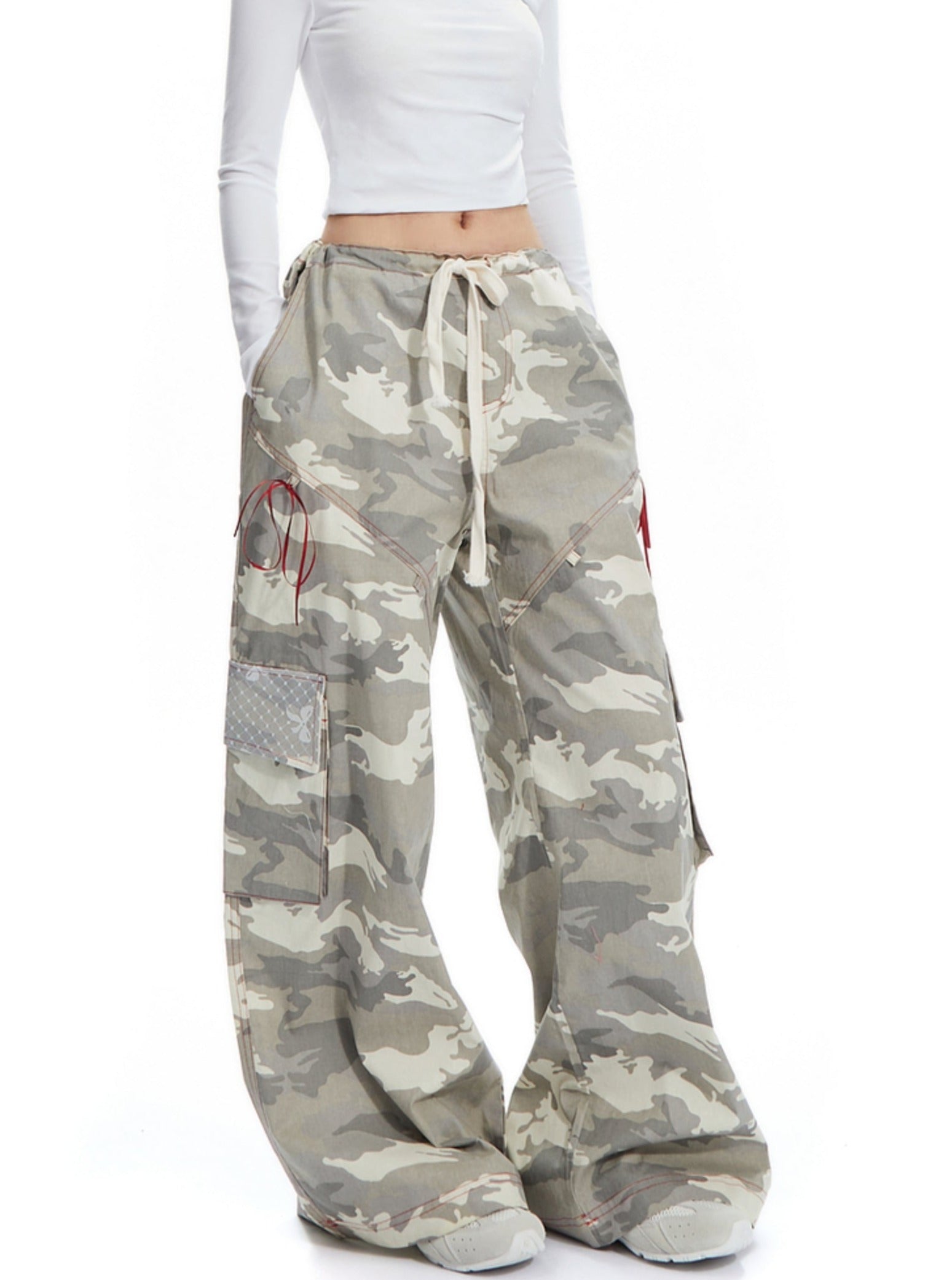 Wide-Leg Camouflage Cargo Pants sneakershuborg