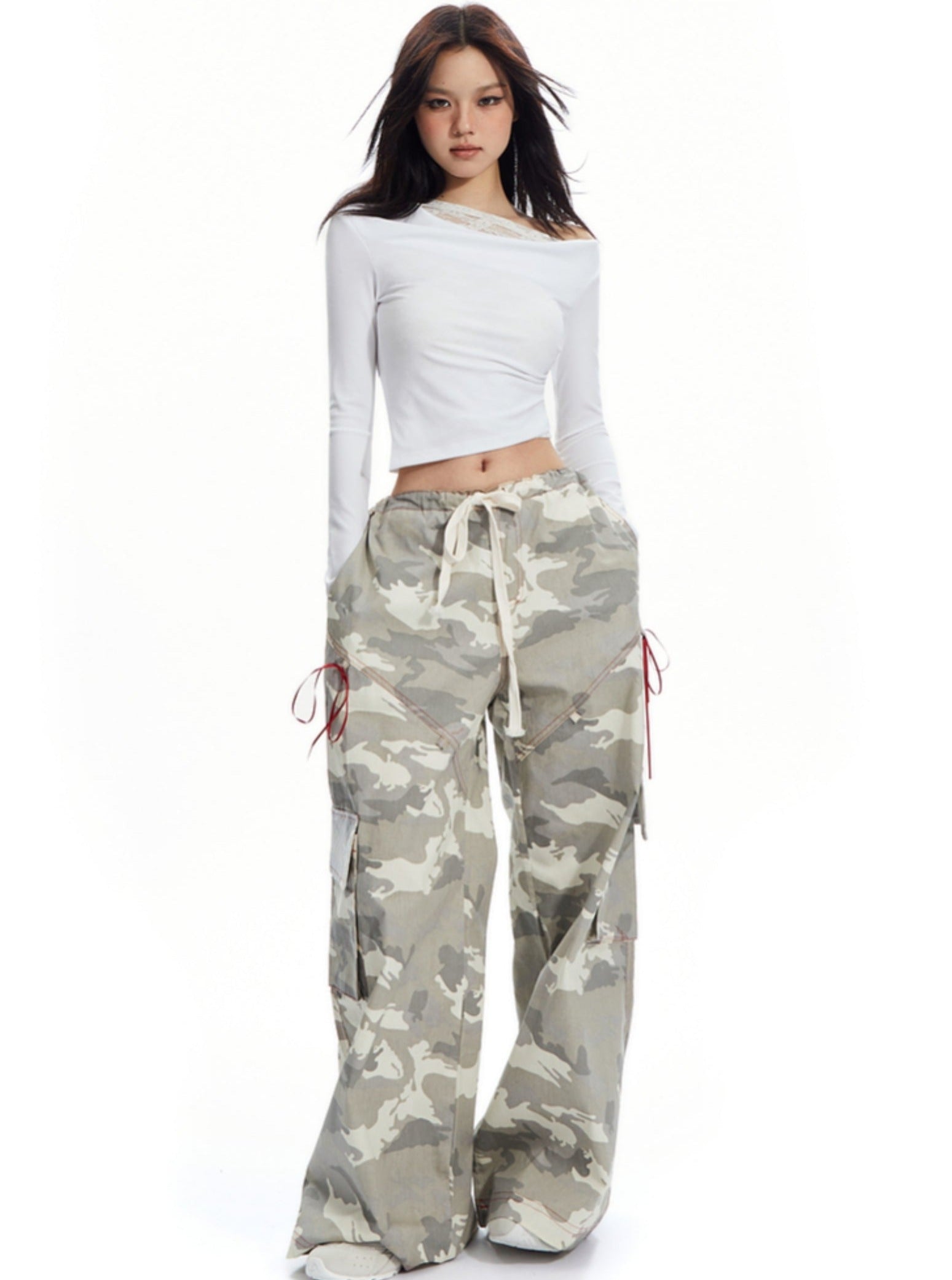 Wide-Leg Camouflage Cargo Pants sneakershuborg