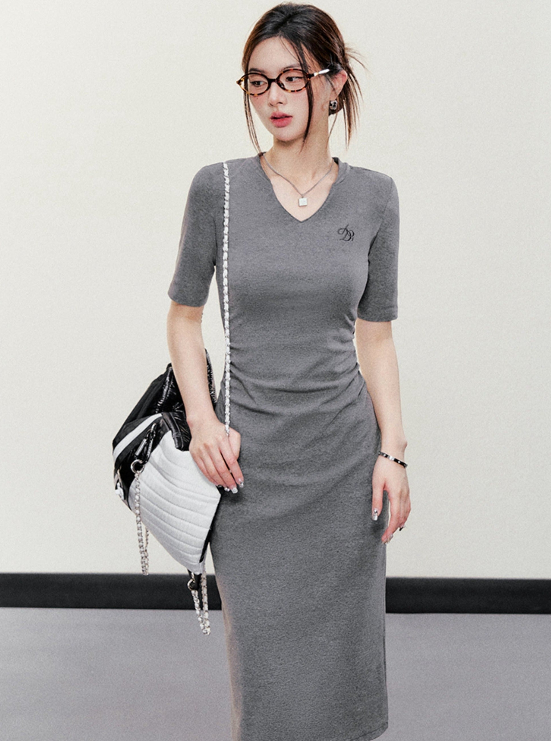 Sleek V-Neck Midi Dress: Figure-Hugging Bodycon with Elbow-Length Sleeves in Heather Gray and Black sneakershuborg