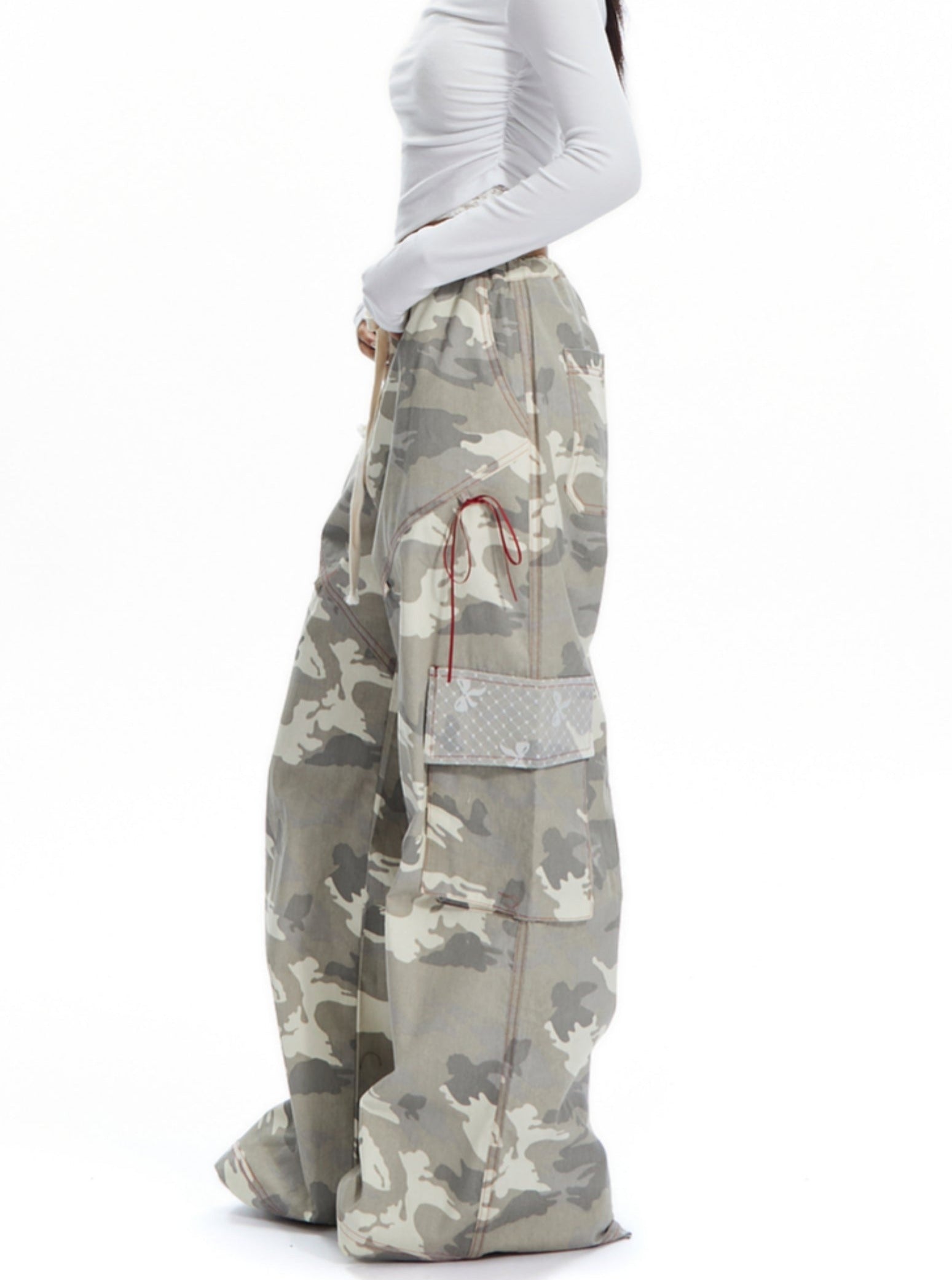 Wide-Leg Camouflage Cargo Pants sneakershuborg