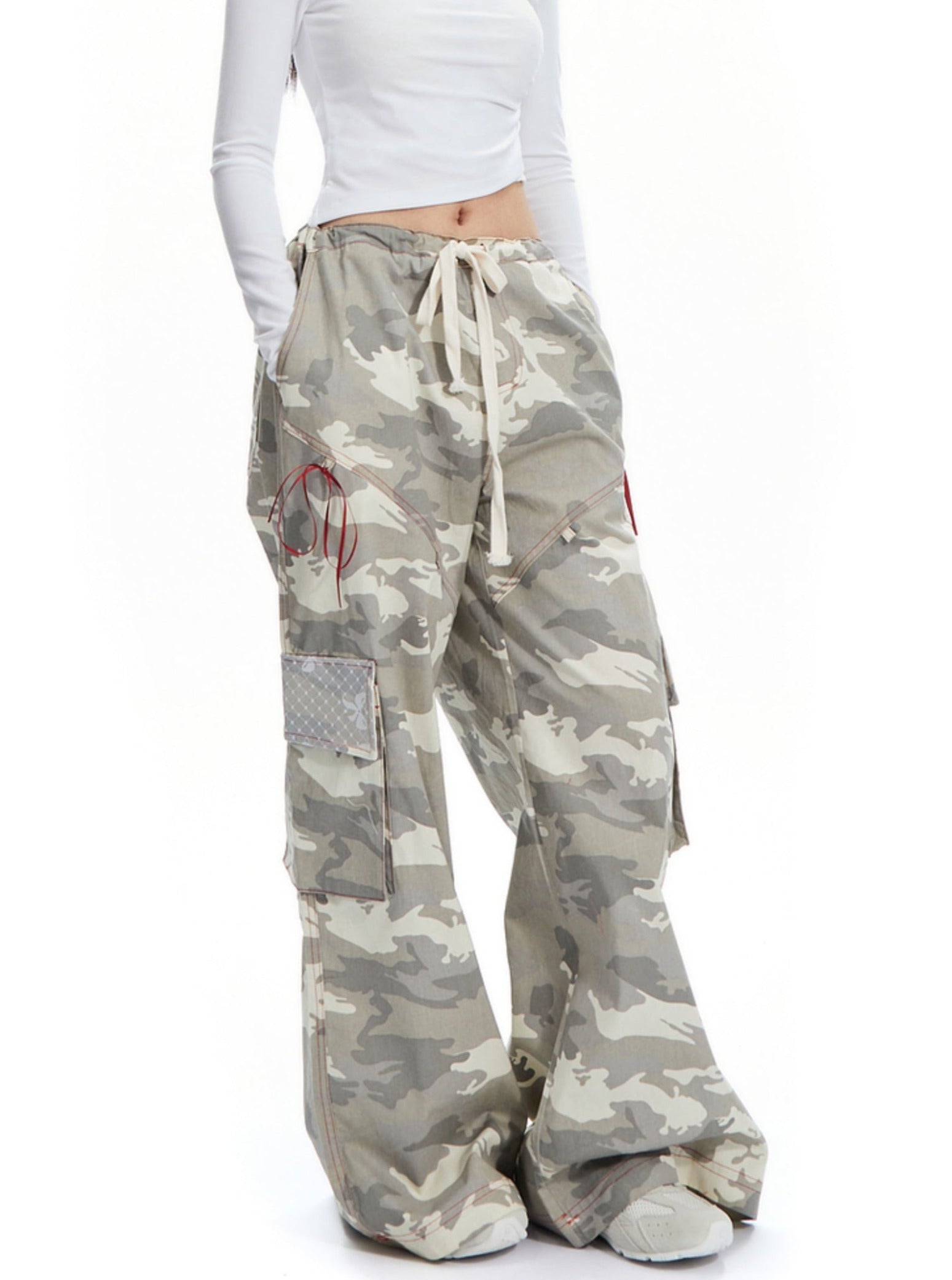 Wide-Leg Camouflage Cargo Pants sneakershuborg