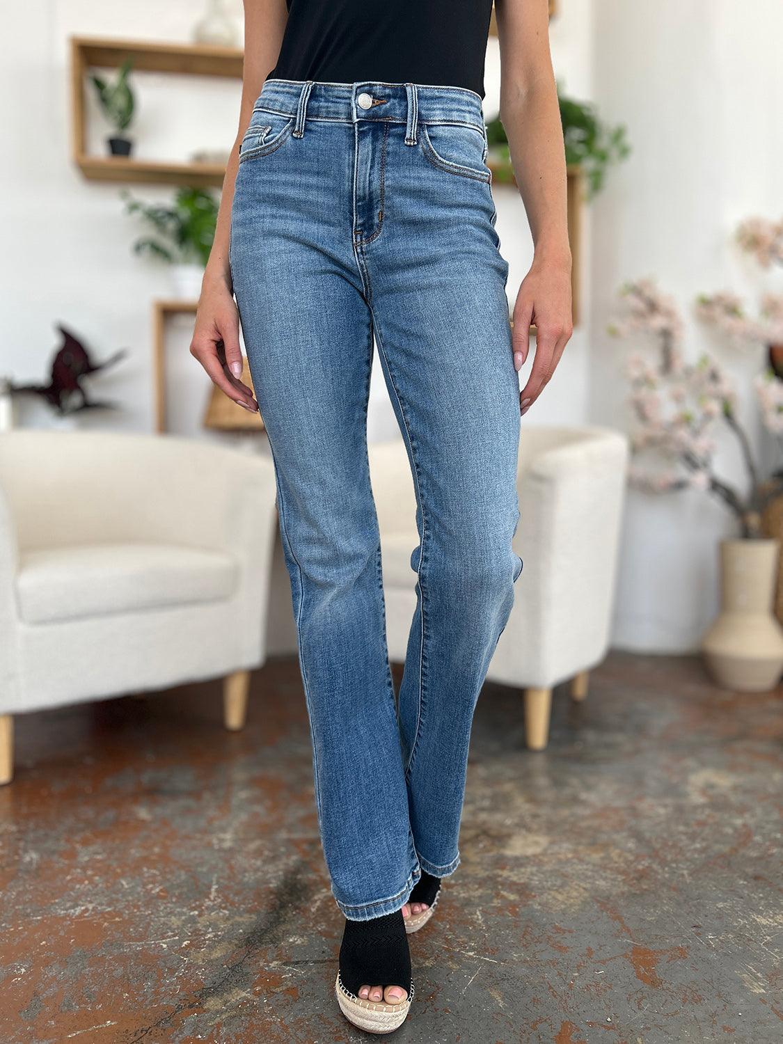 Judy Blue Full Size Mid-Rise Waist Straight Jeans - sneakershuborg