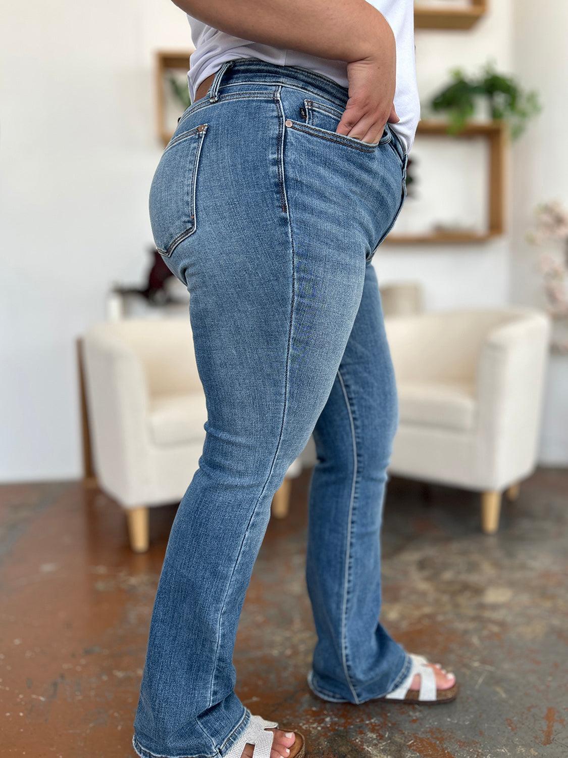 Judy Blue Full Size Mid-Rise Waist Straight Jeans - sneakershuborg